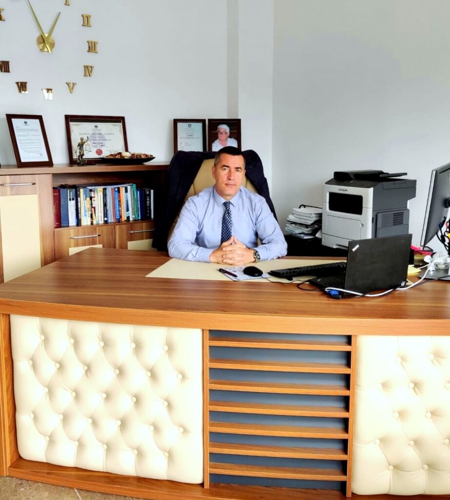 Avokat ne Gjakove, Avokat Urim Pozhegu.